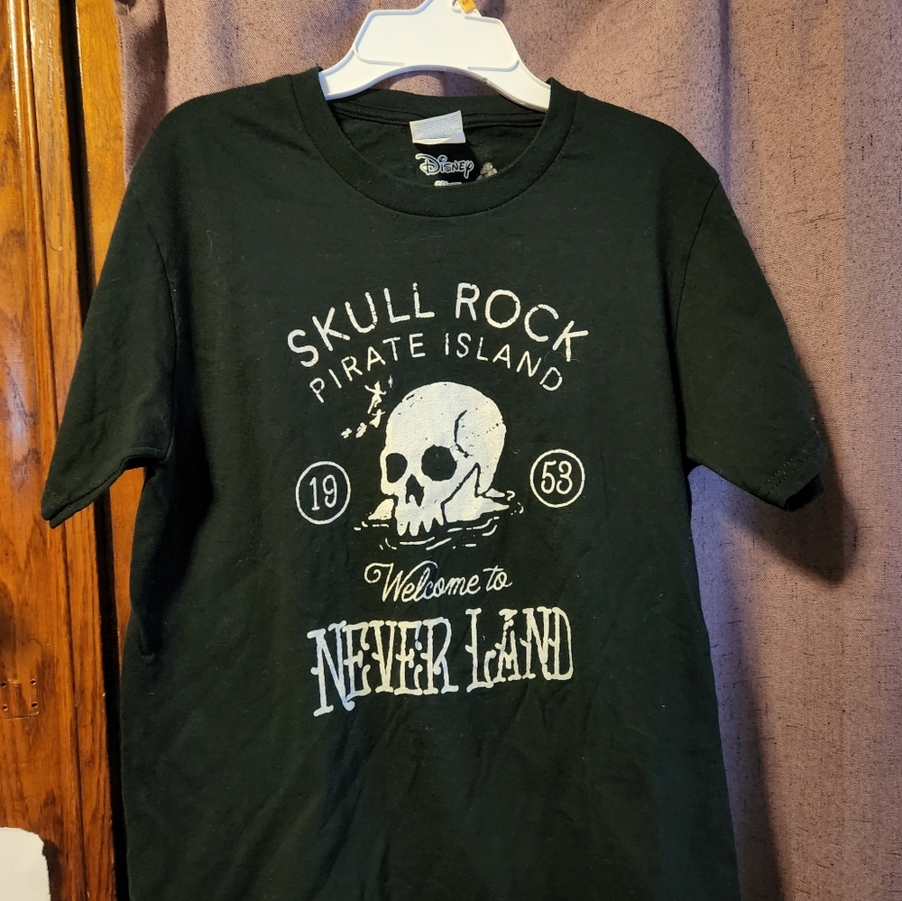 Girls skull shirt size 9-10